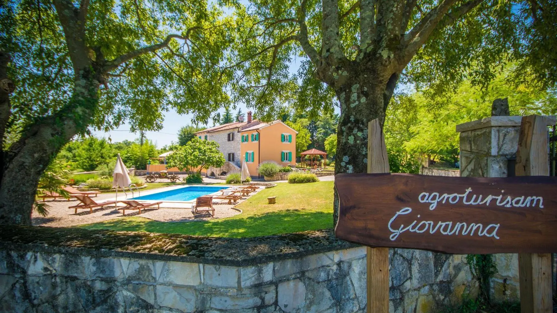 Villa Giovanna, A Charming Villa With Pool In A Beautiful Landscaped Garden Šumber Kroatië