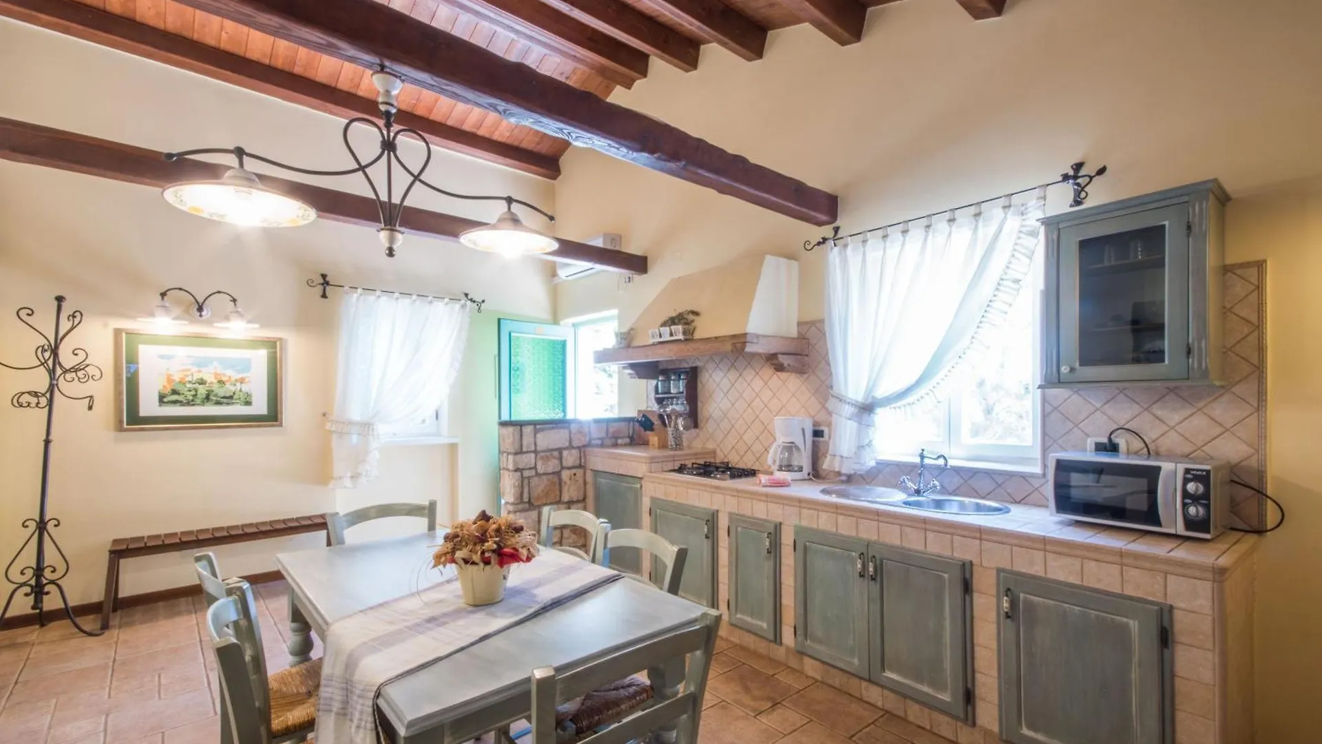 Vakantiehuis Villa Giovanna, A Charming Villa With Pool In A Beautiful Landscaped Garden Šumber